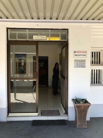 Vm Truck Stop - Shell Hotel Estcourt Exterior foto